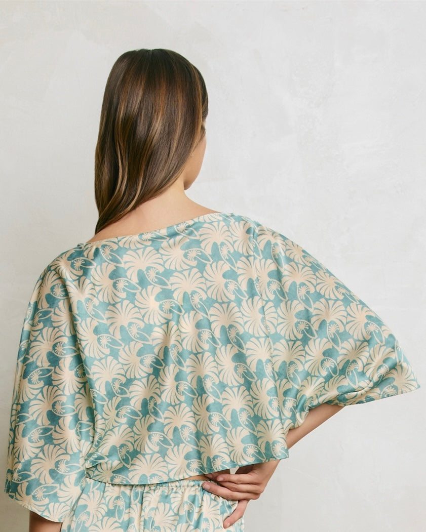 Cabana Sleeve Crop Top